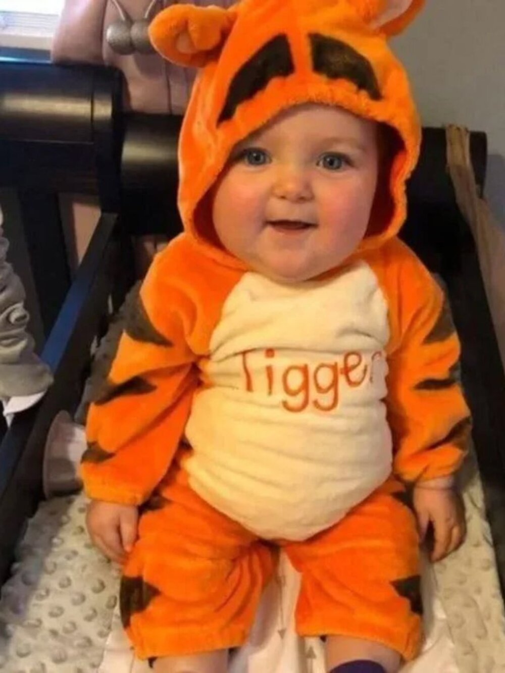 Adorable Disney Tigger Hooded Halloween Costume Kids Dress Up Size 6-9 months